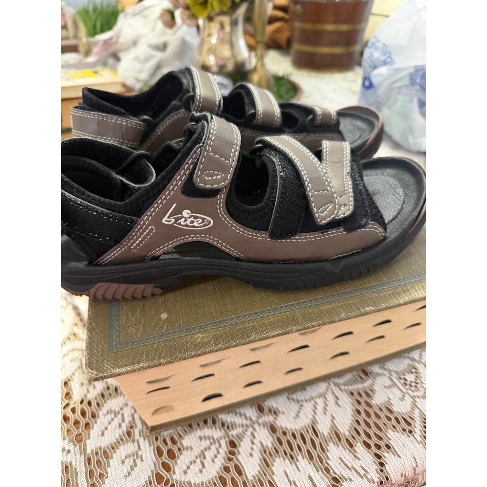 Bite 3 Under Golf Sandals Womens 10 Brown Black Spiked Strappy 8101B NEW